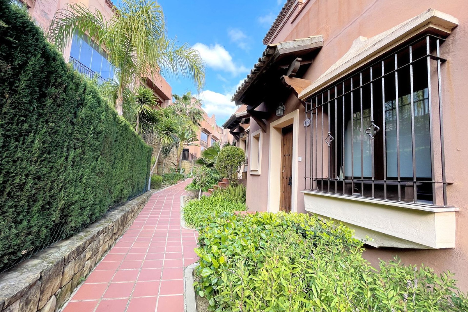 Resale - House - Semi-Detached House - Estepona - Estepona Centro