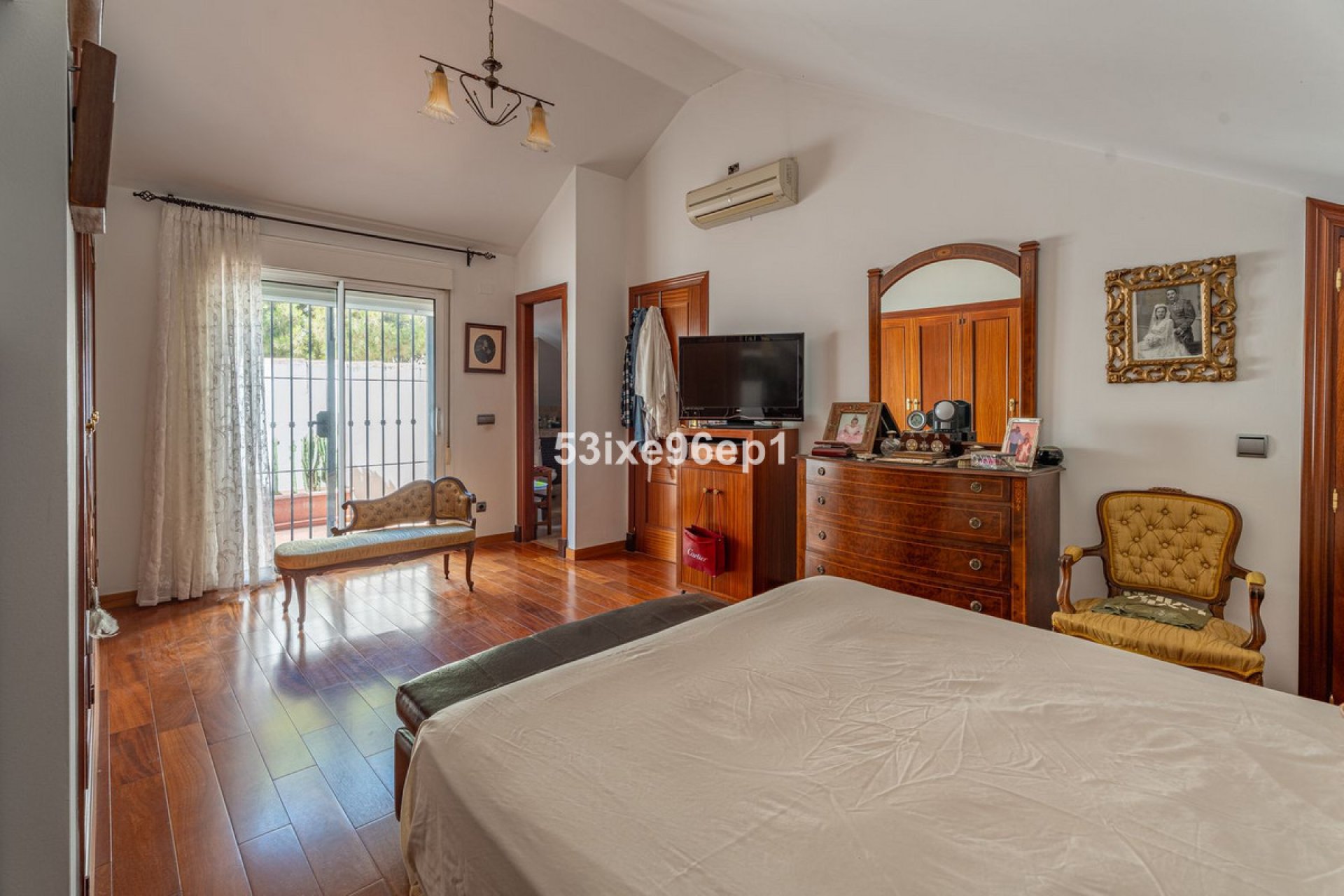 Resale - House - Semi-Detached House - Estepona - Estepona Centro