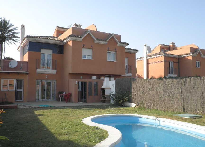 Resale - House - Semi-Detached House - Estepona - Estepona Centro