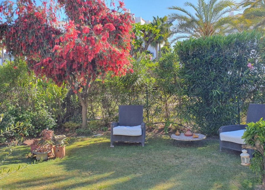 Resale - House - Semi-Detached House - Estepona - Selwo