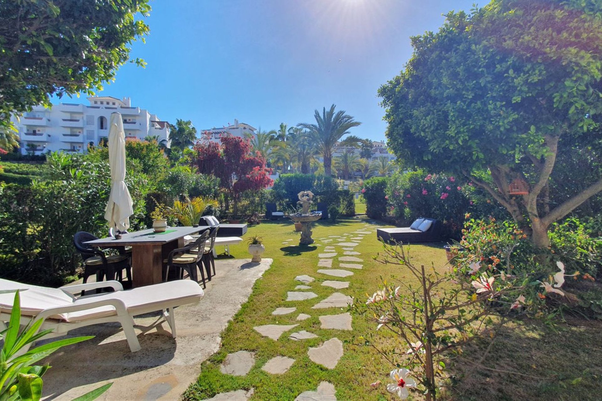 Resale - House - Semi-Detached House - Estepona - Selwo