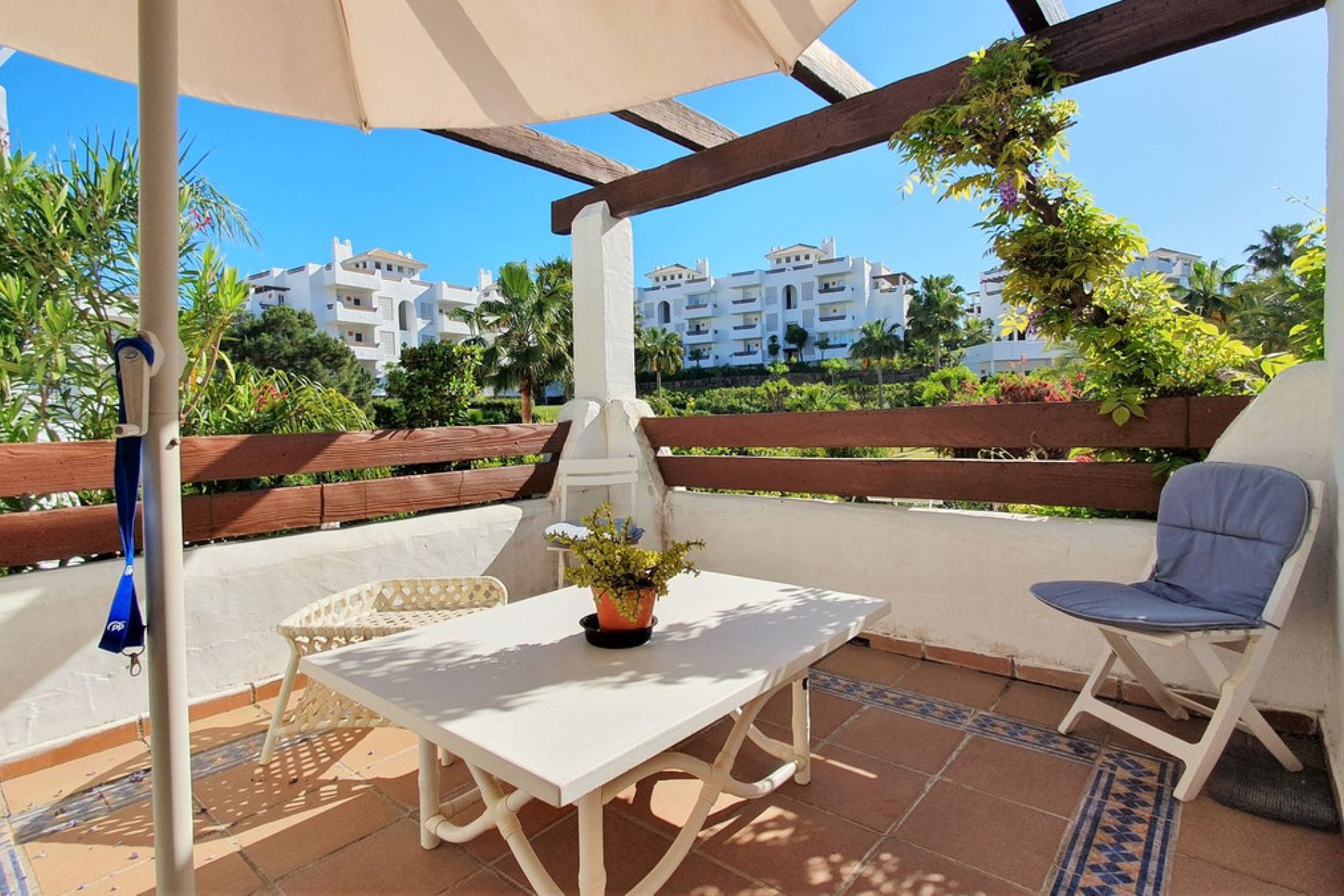 Resale - House - Semi-Detached House - Estepona - Selwo