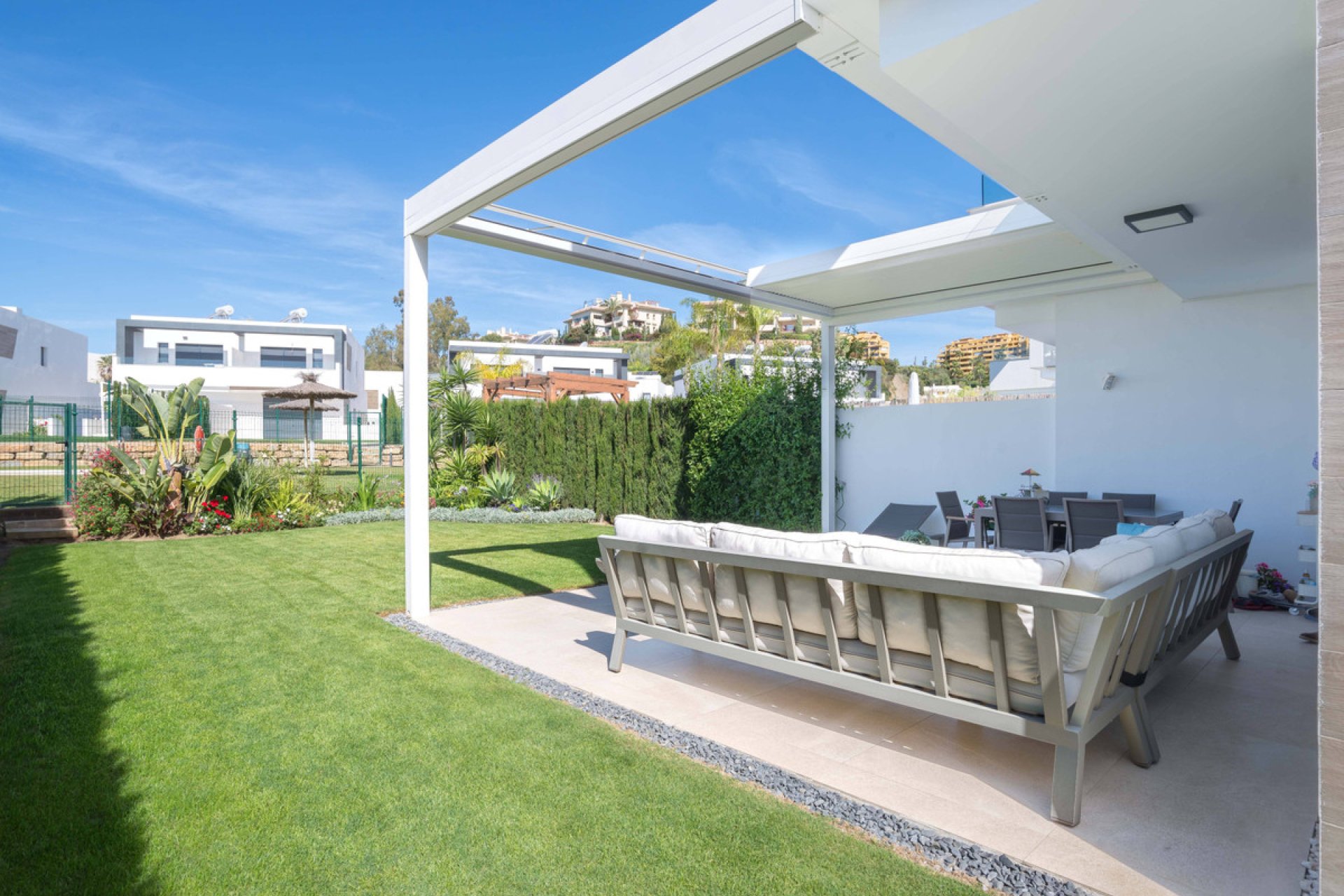 Resale - House - Semi-Detached House - Estepona - Selwo