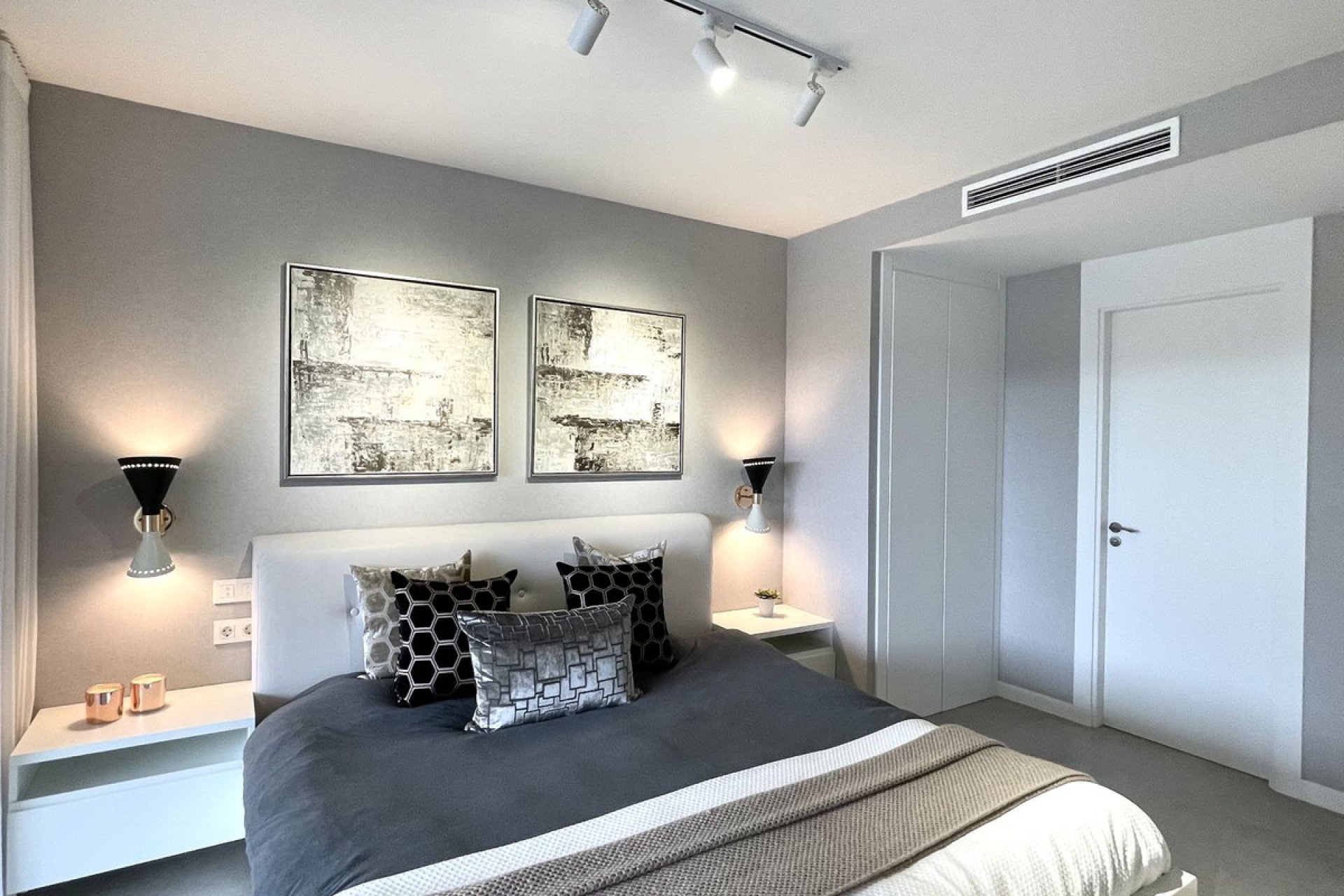 Resale - House - Semi-Detached House - Marbella - Cabopino