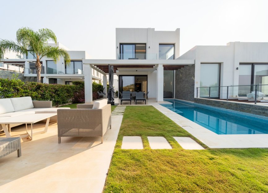 Resale - House - Semi-Detached House - Marbella - Cabopino