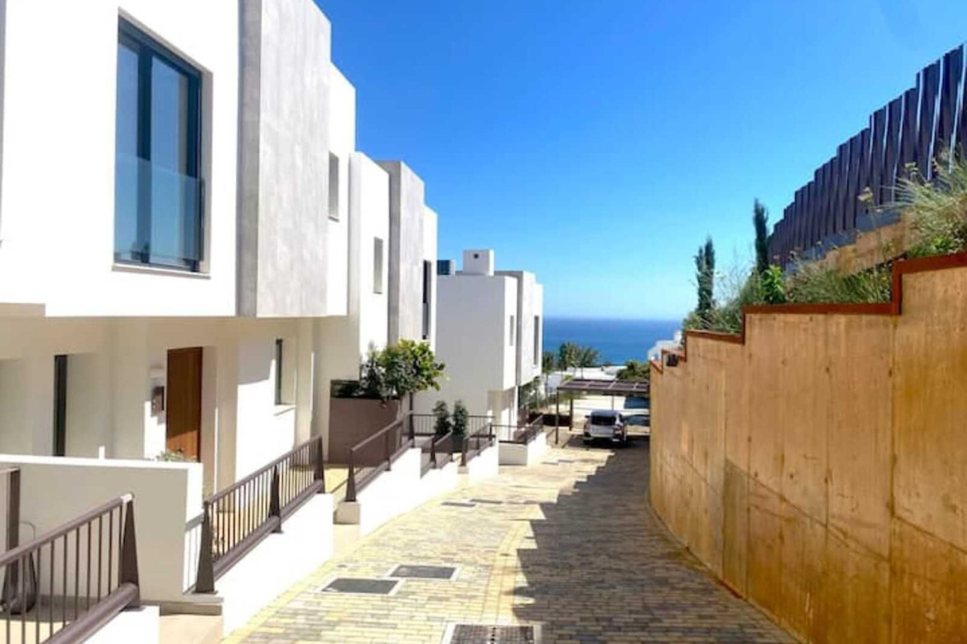 Resale - House - Semi-Detached House - Marbella - Cabopino