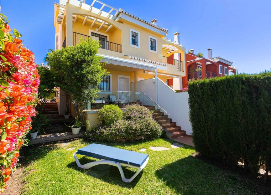 Resale - House - Semi-Detached House - Marbella - Costabella