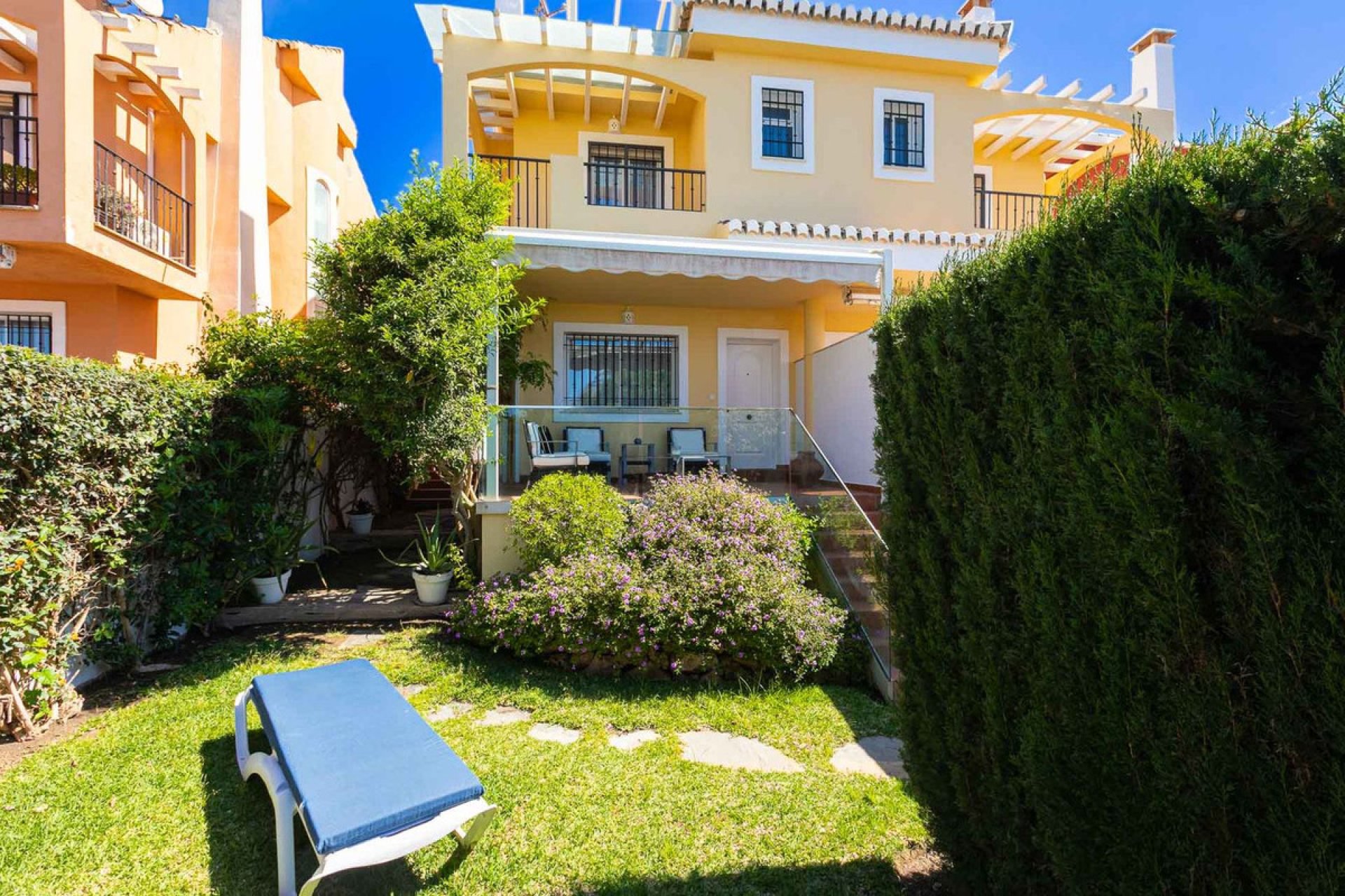 Resale - House - Semi-Detached House - Marbella - Costabella