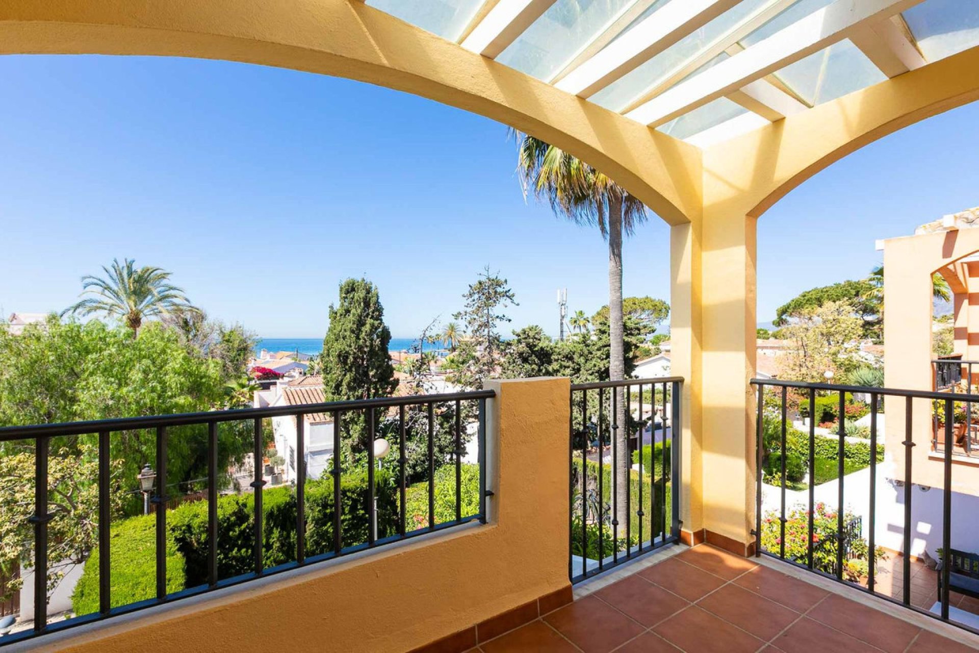 Resale - House - Semi-Detached House - Marbella - Costabella