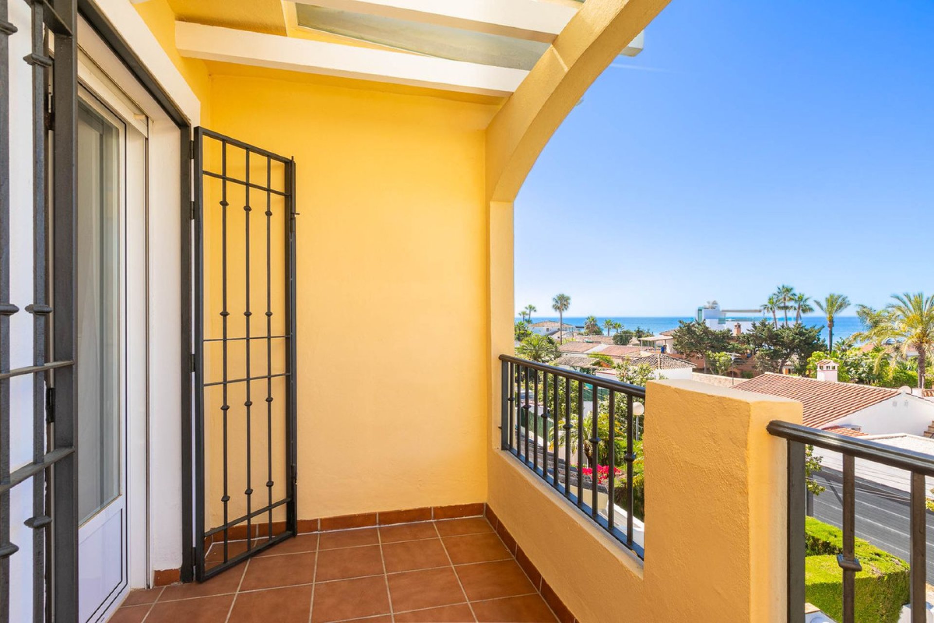 Resale - House - Semi-Detached House - Marbella - Costabella