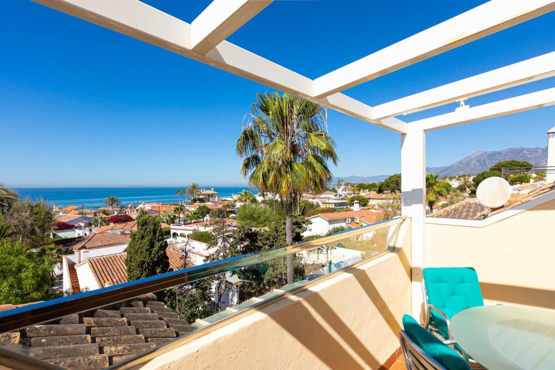 Resale - House - Semi-Detached House - Marbella - Costabella