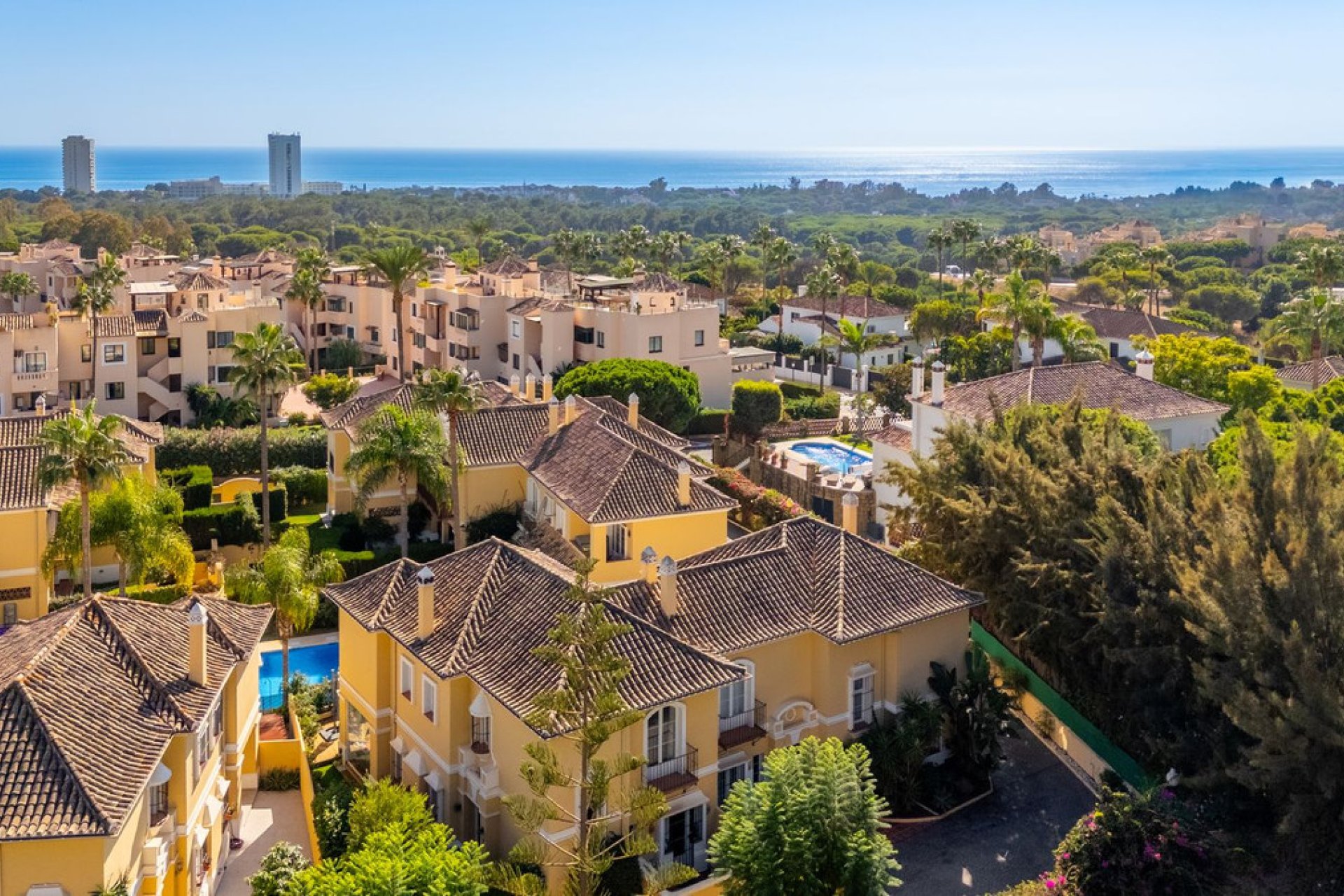 Resale - House - Semi-Detached House - Marbella - Elviria