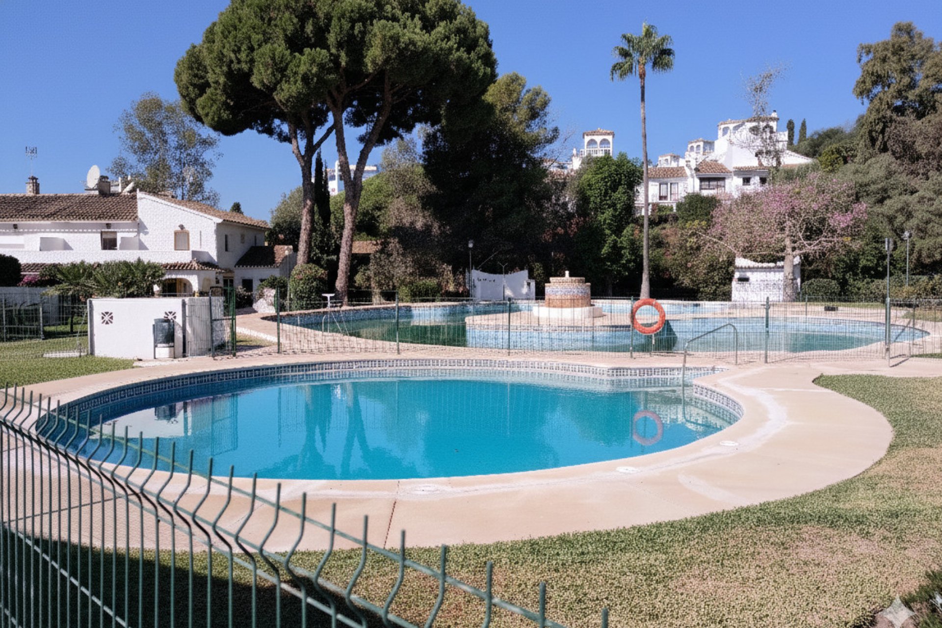 Resale - House - Semi-Detached House - Marbella - Elviria