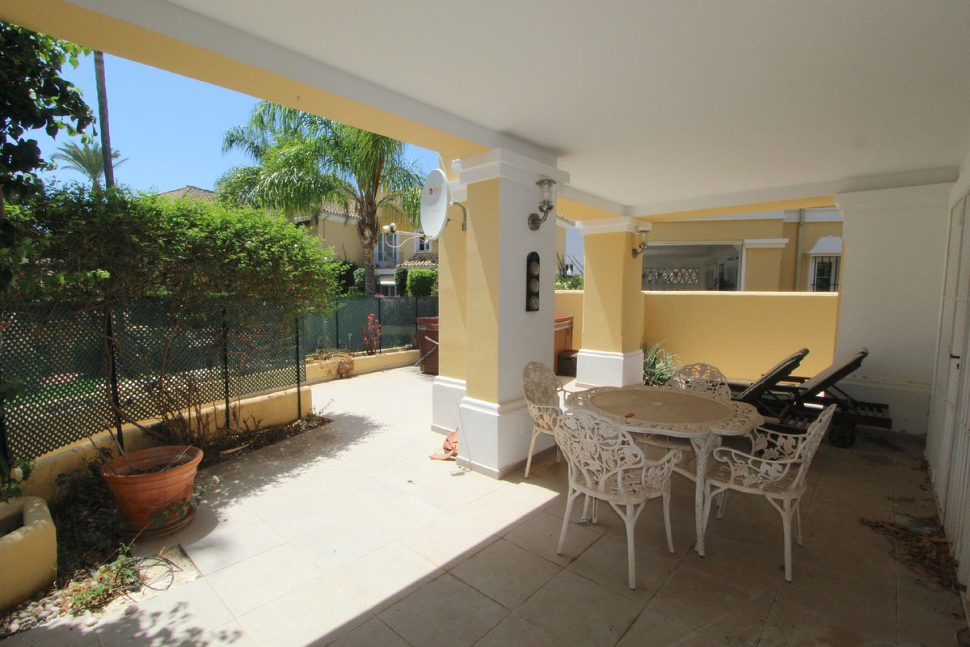 Resale - House - Semi-Detached House - Marbella - Elviria