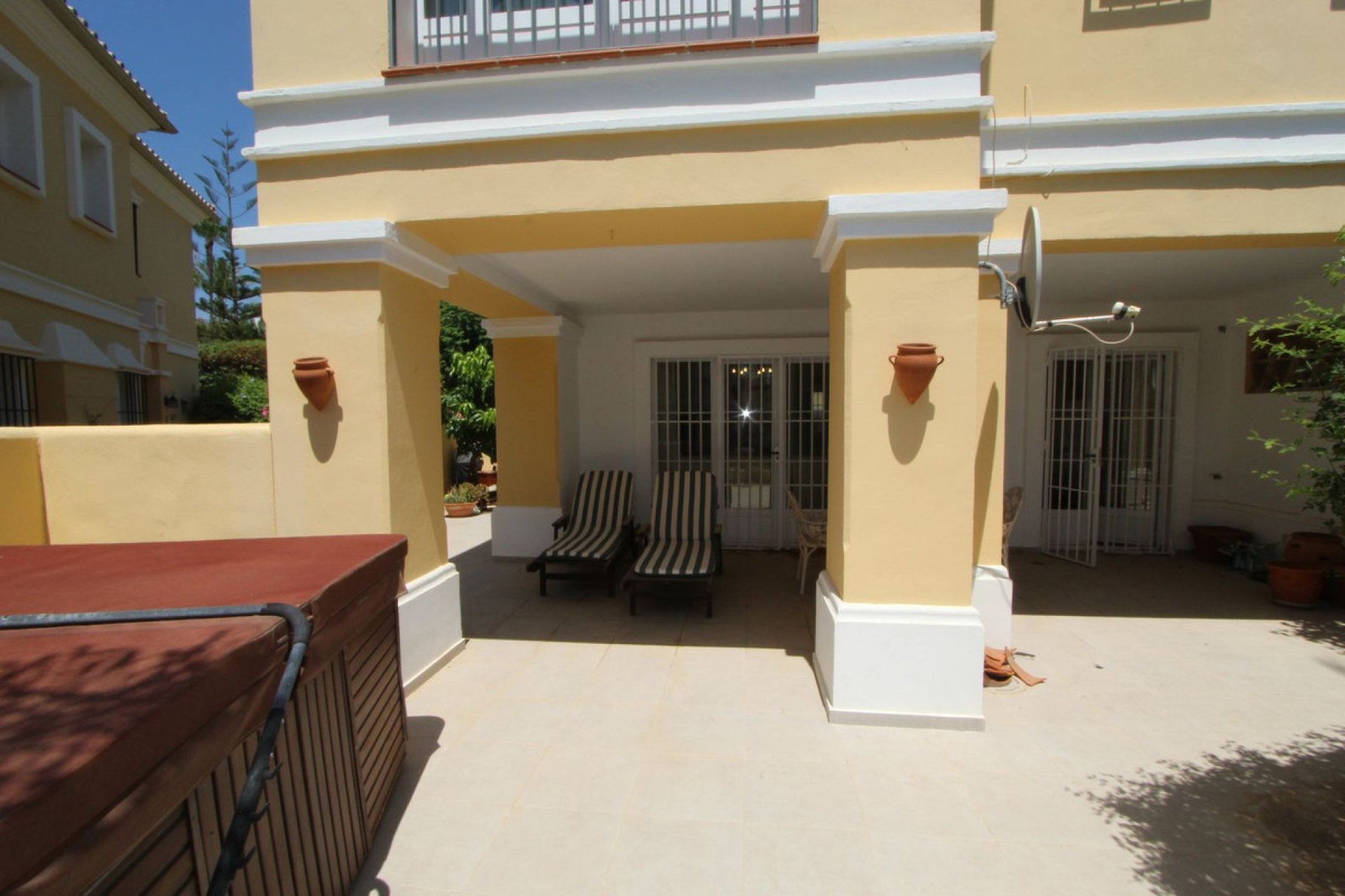 Resale - House - Semi-Detached House - Marbella - Elviria