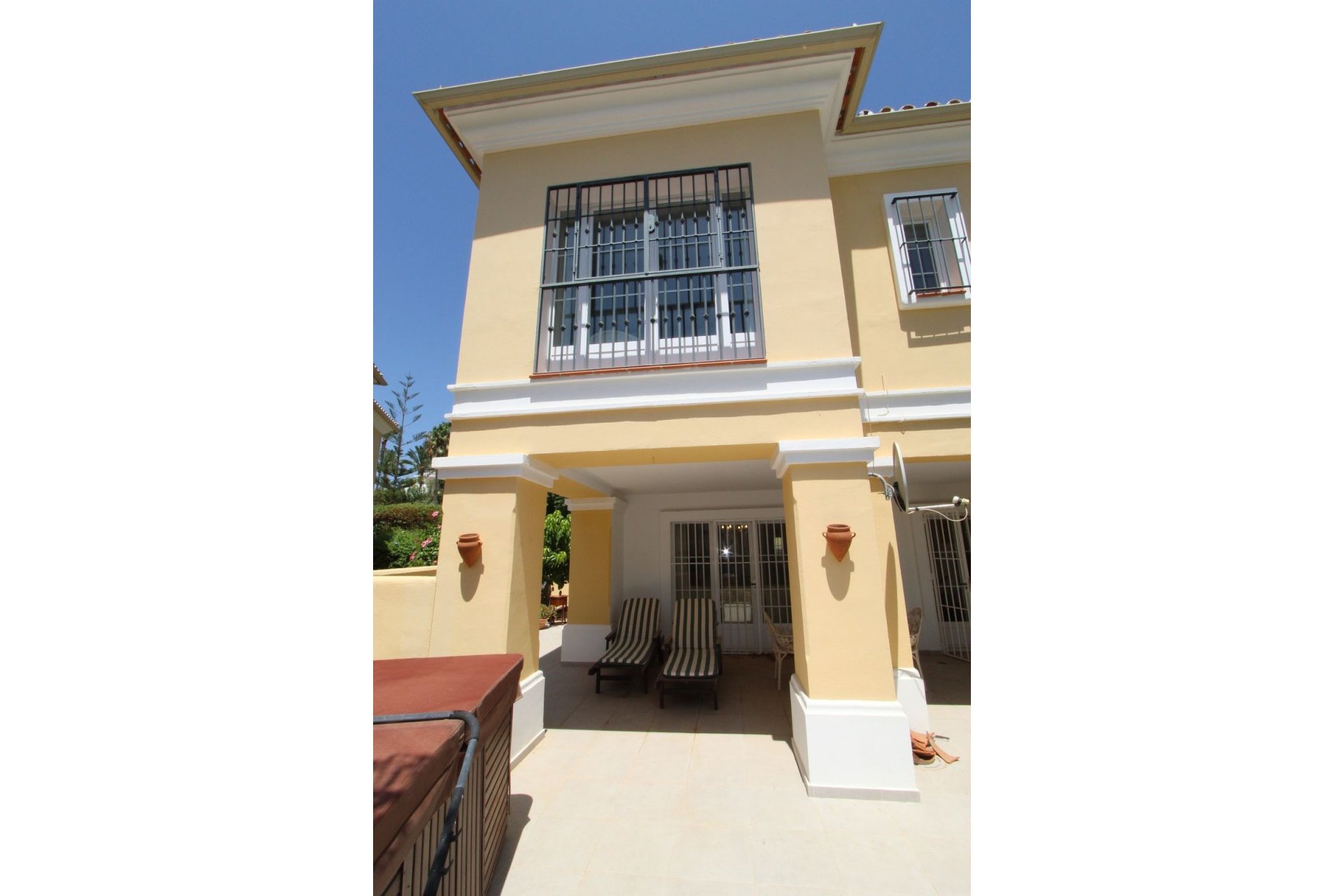 Resale - House - Semi-Detached House - Marbella - Elviria