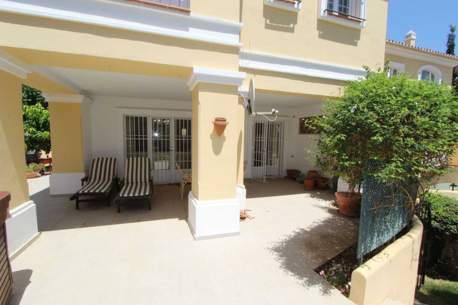 Resale - House - Semi-Detached House - Marbella - Elviria