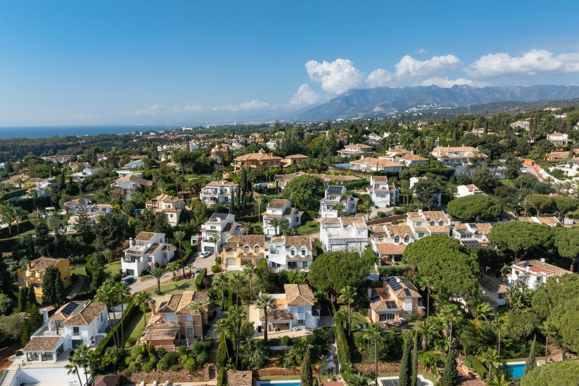 Resale - House - Semi-Detached House - Marbella - Elviria