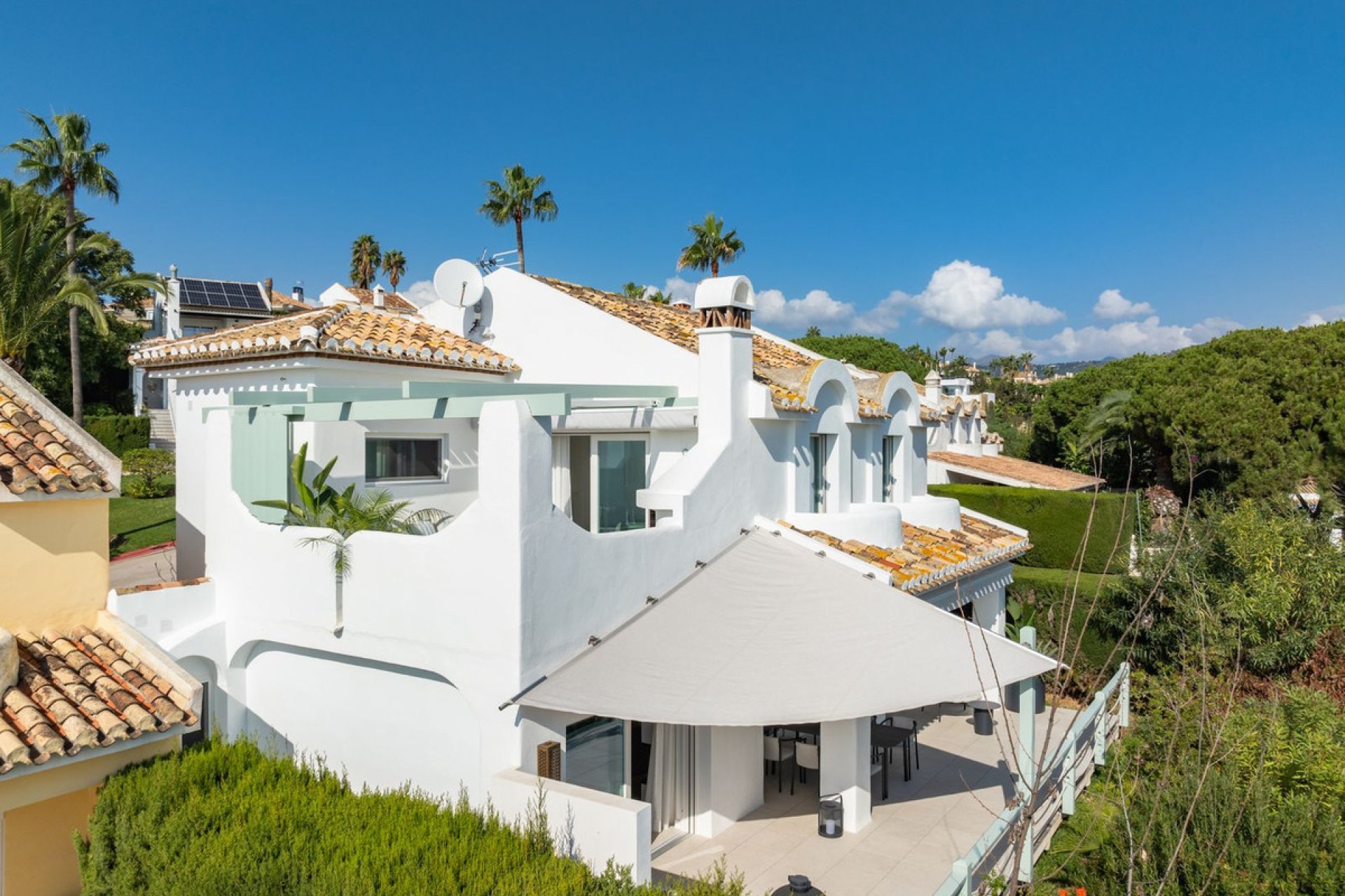 Resale - House - Semi-Detached House - Marbella - Elviria