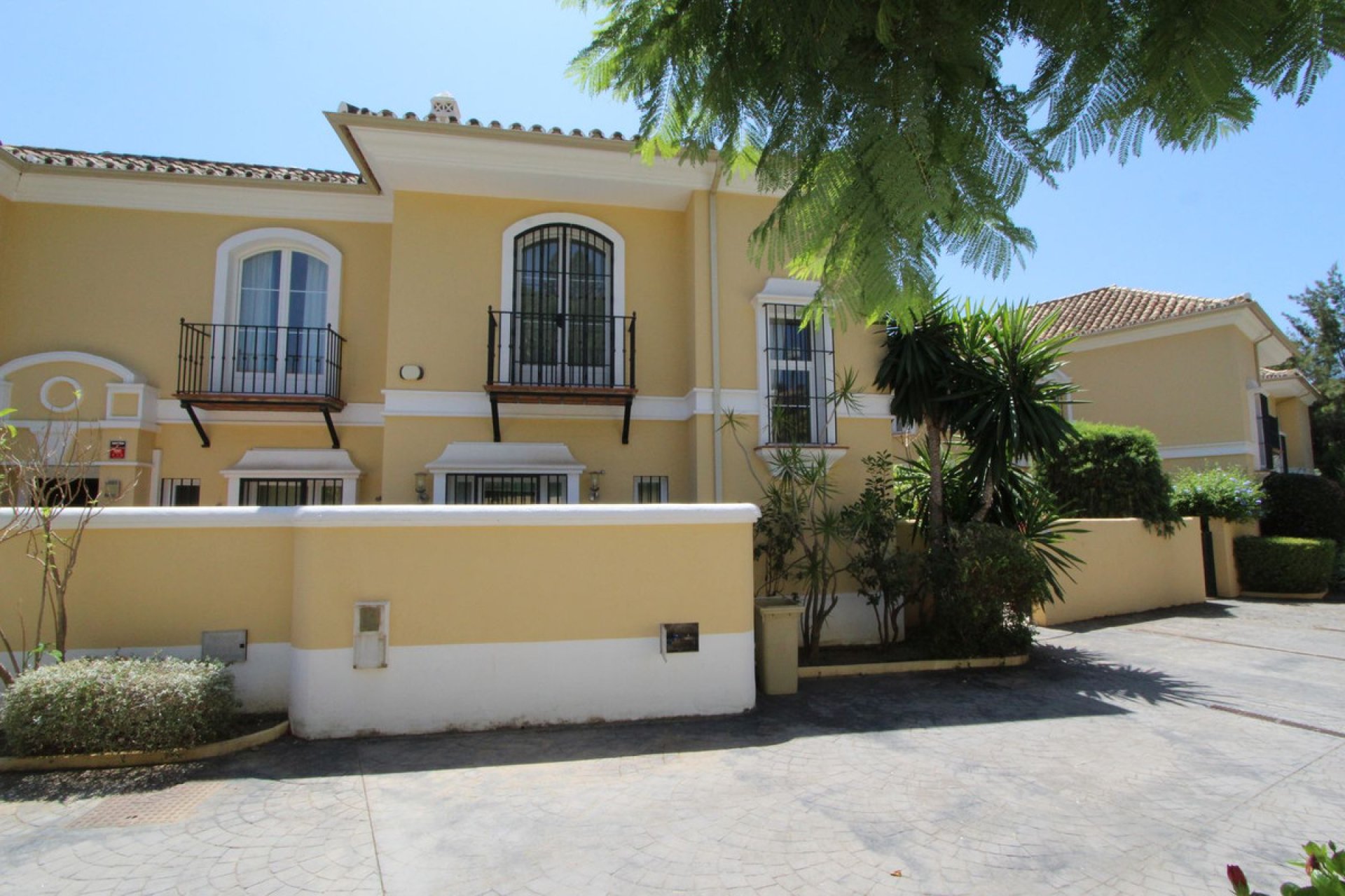 Resale - House - Semi-Detached House - Marbella - Elviria