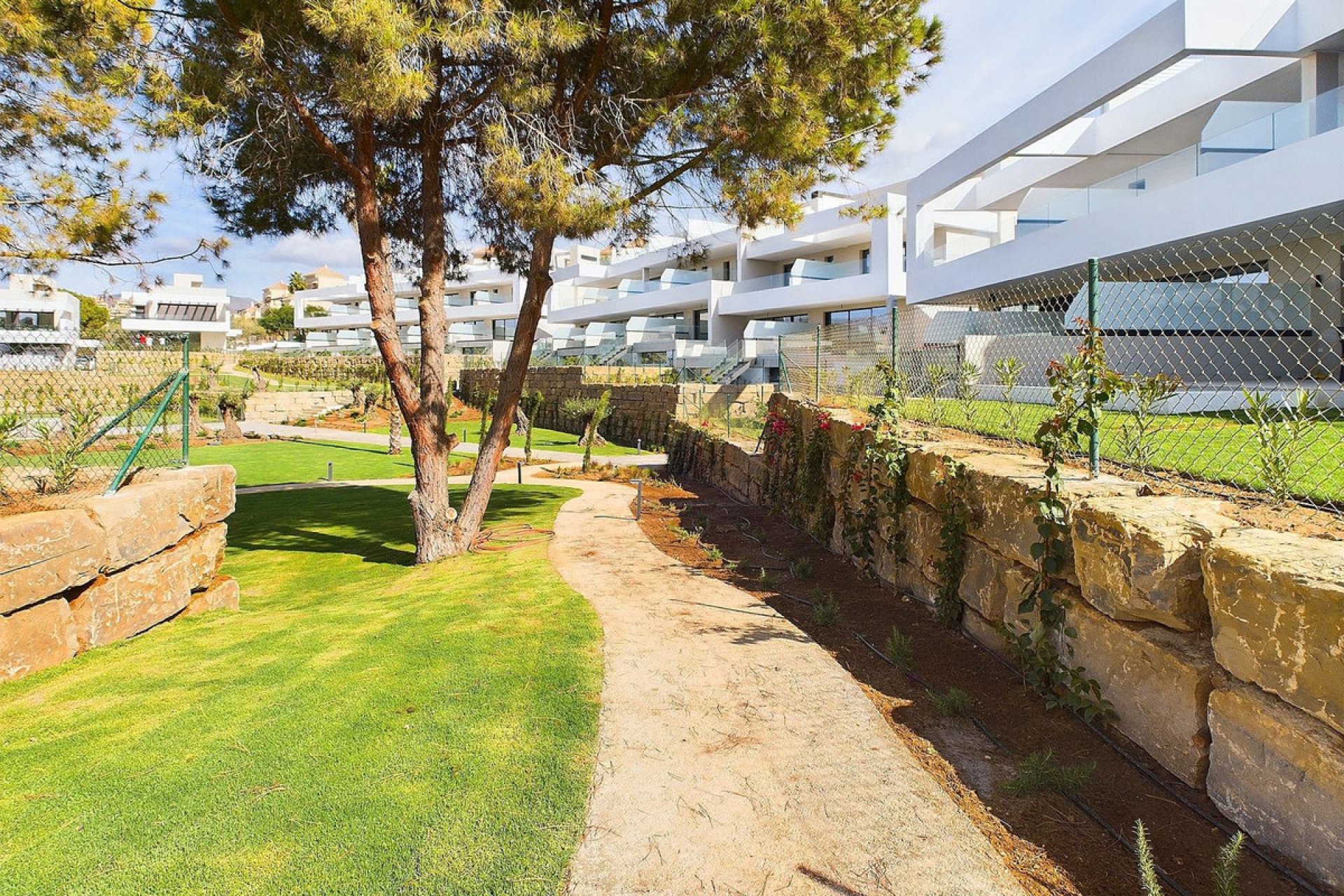 Resale - House - Semi-Detached House - Marbella - Elviria