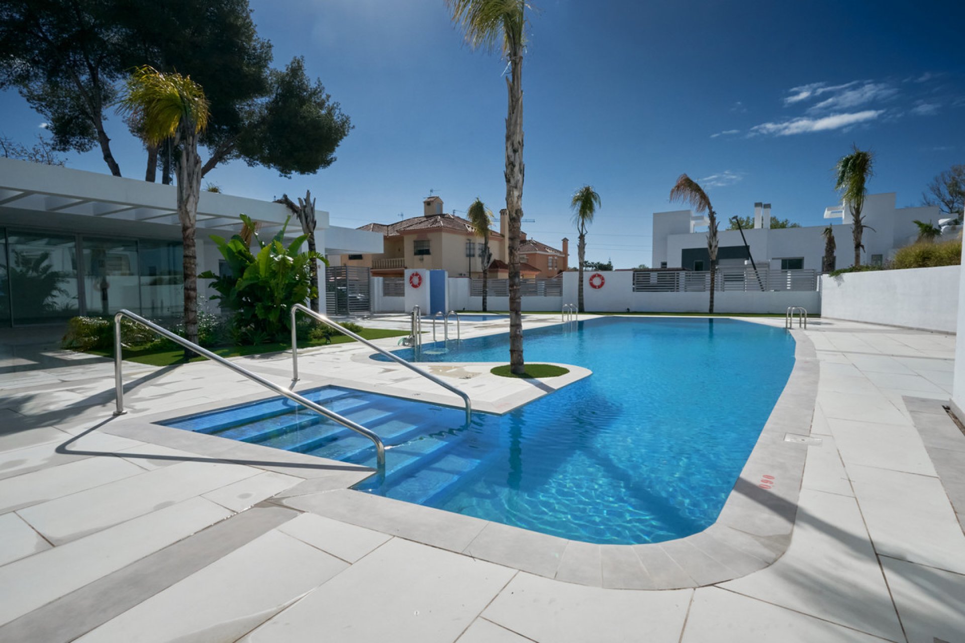 Resale - House - Semi-Detached House - Marbella - Guadalmina Alta