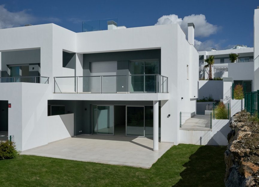 Resale - House - Semi-Detached House - Marbella - Guadalmina Alta