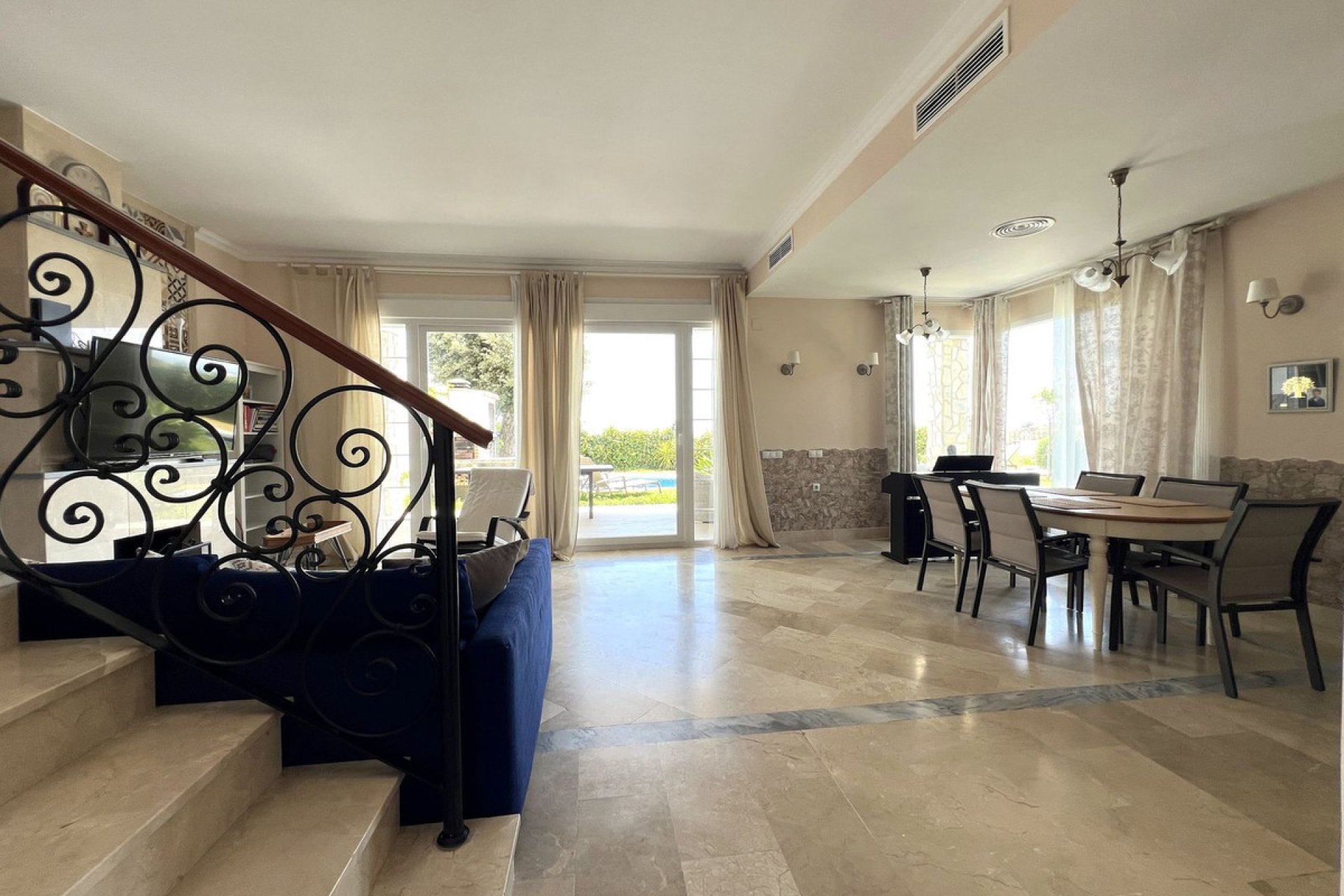 Resale - House - Semi-Detached House - Marbella - La Mairena