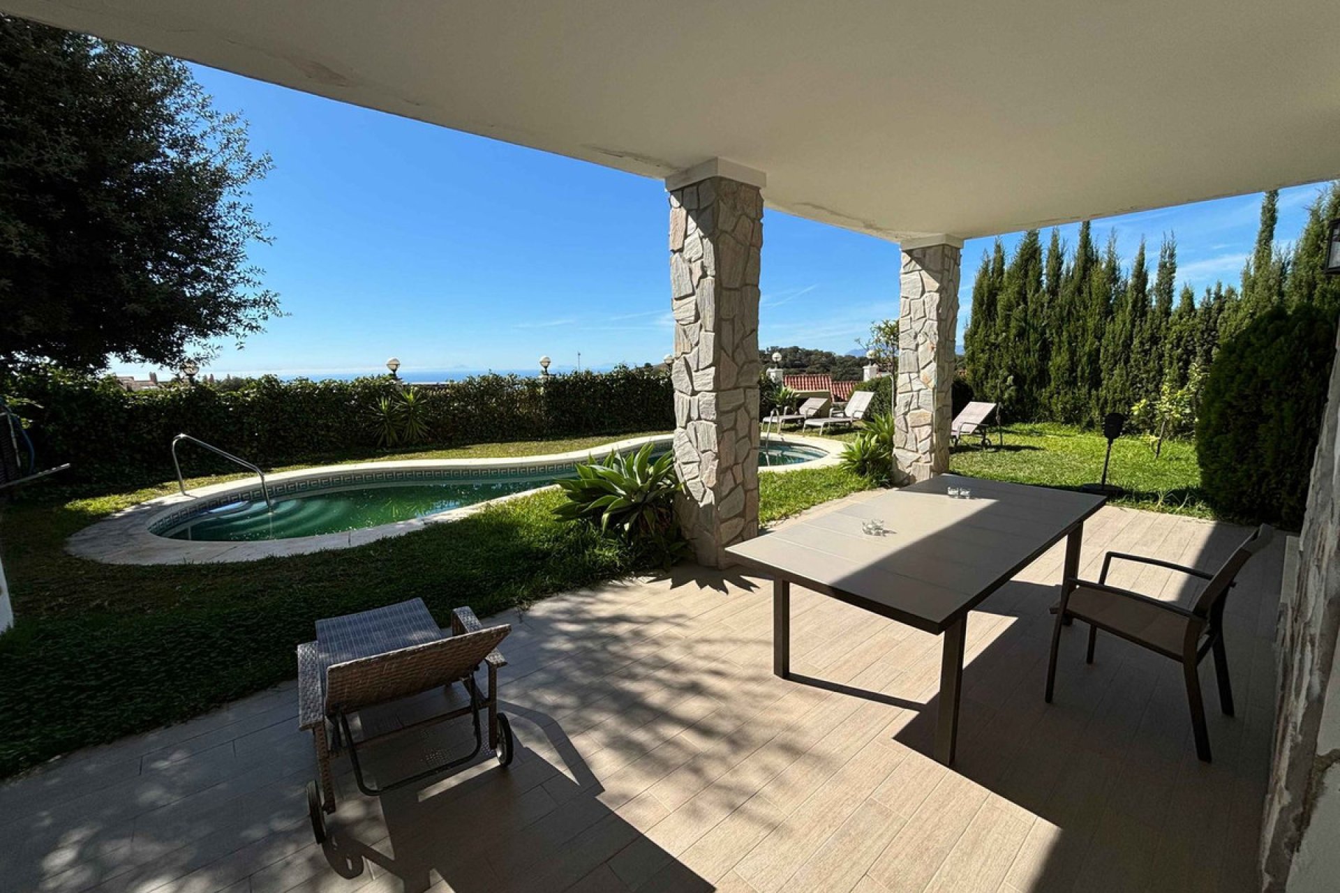 Resale - House - Semi-Detached House - Marbella - La Mairena