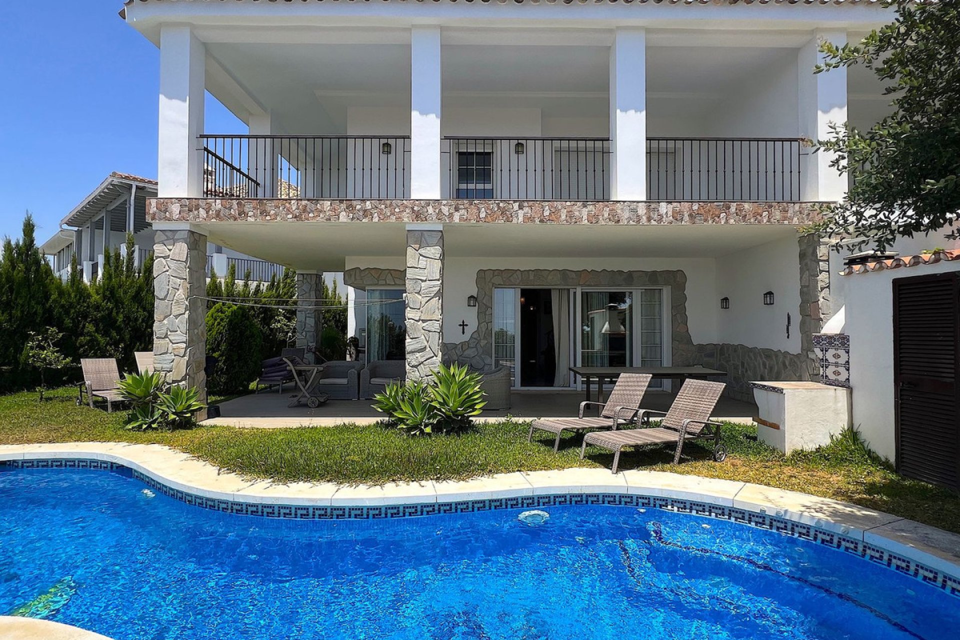 Resale - House - Semi-Detached House - Marbella - La Mairena