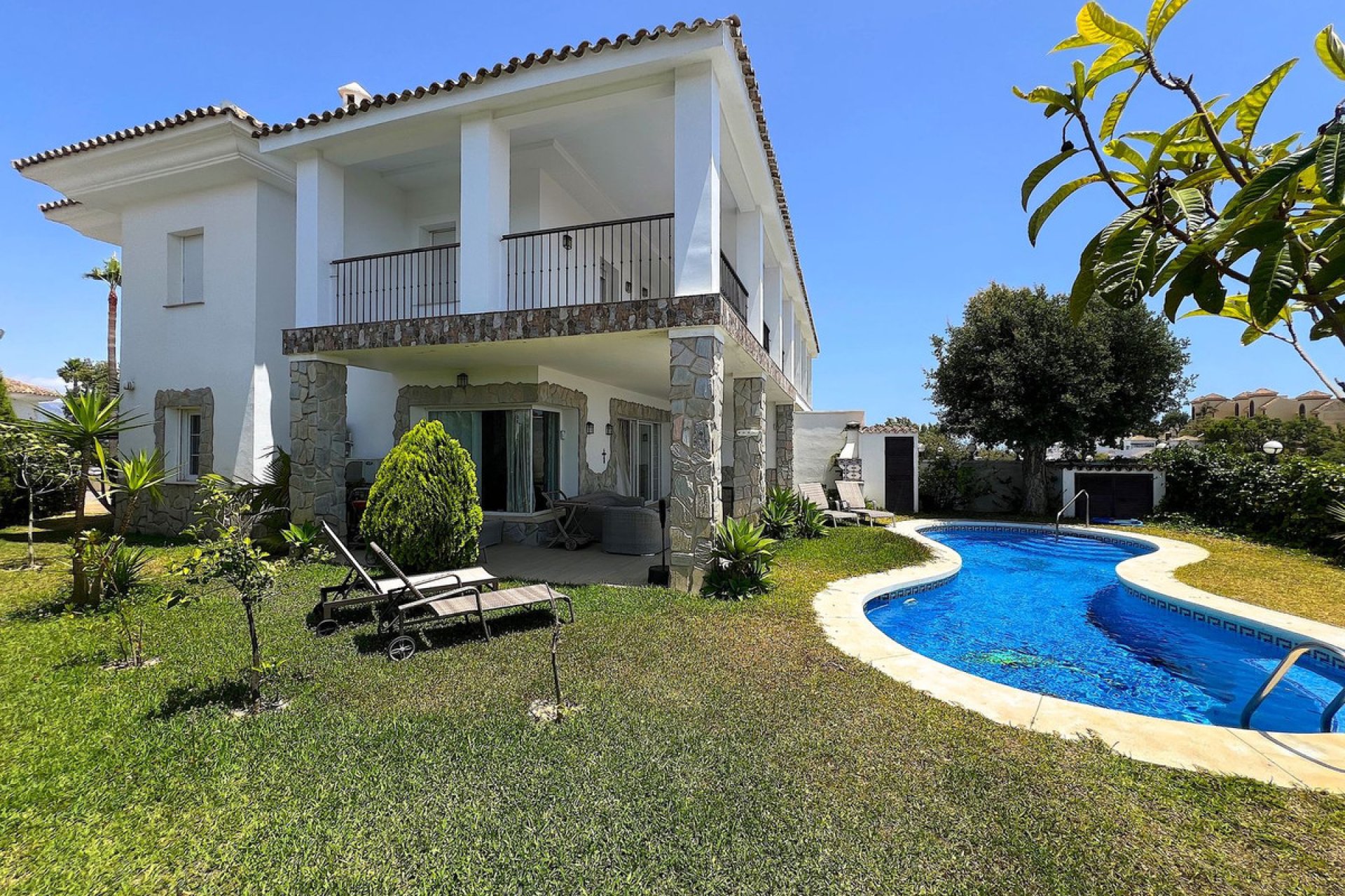 Resale - House - Semi-Detached House - Marbella - La Mairena