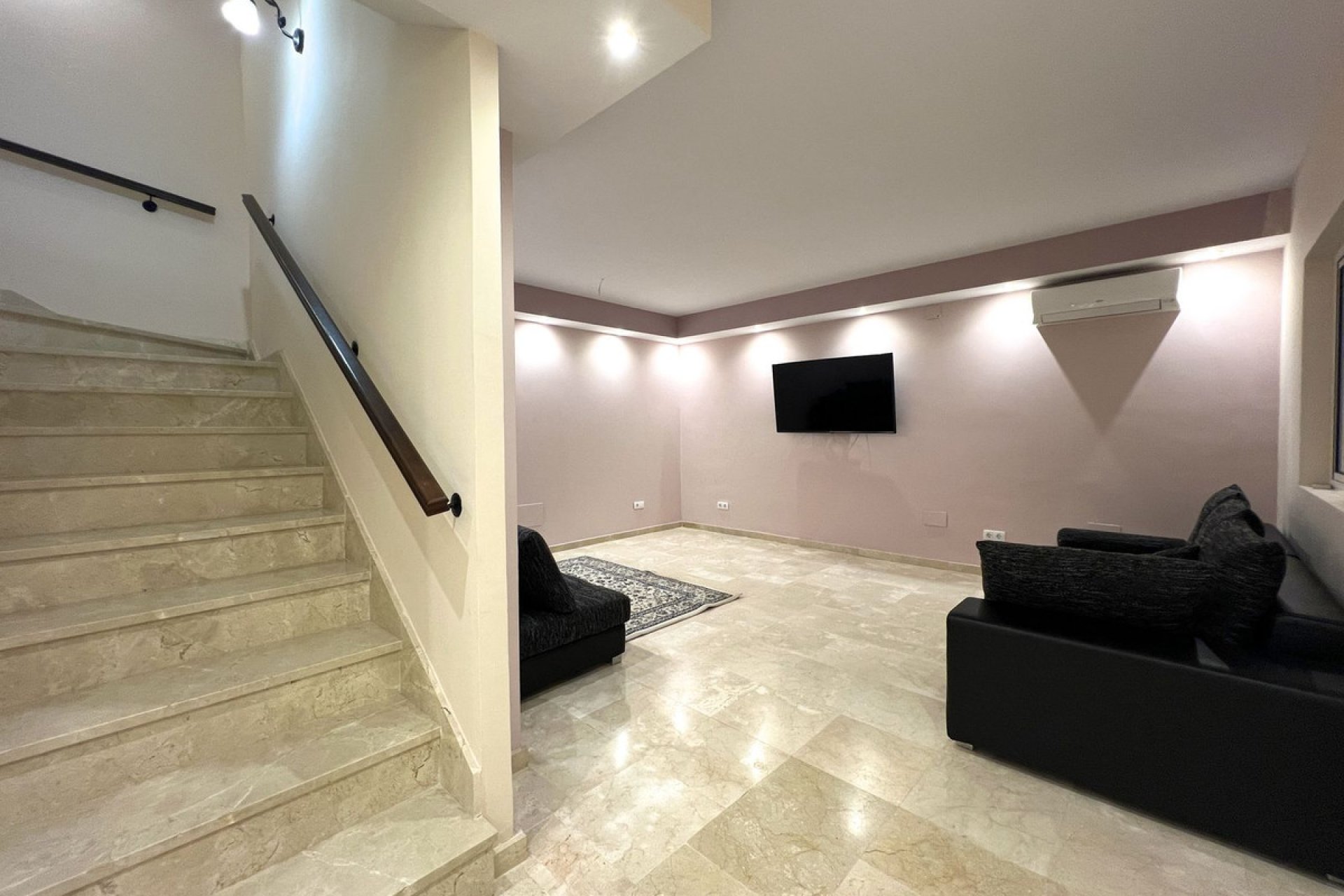 Resale - House - Semi-Detached House - Marbella - La Mairena