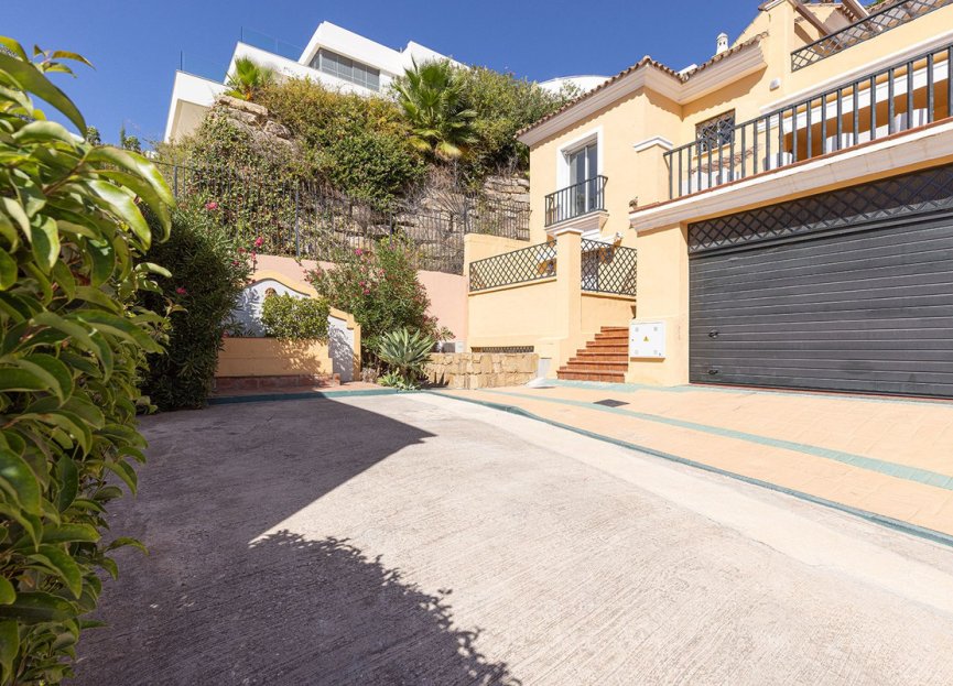 Resale - House - Semi-Detached House - Marbella - Las Brisas