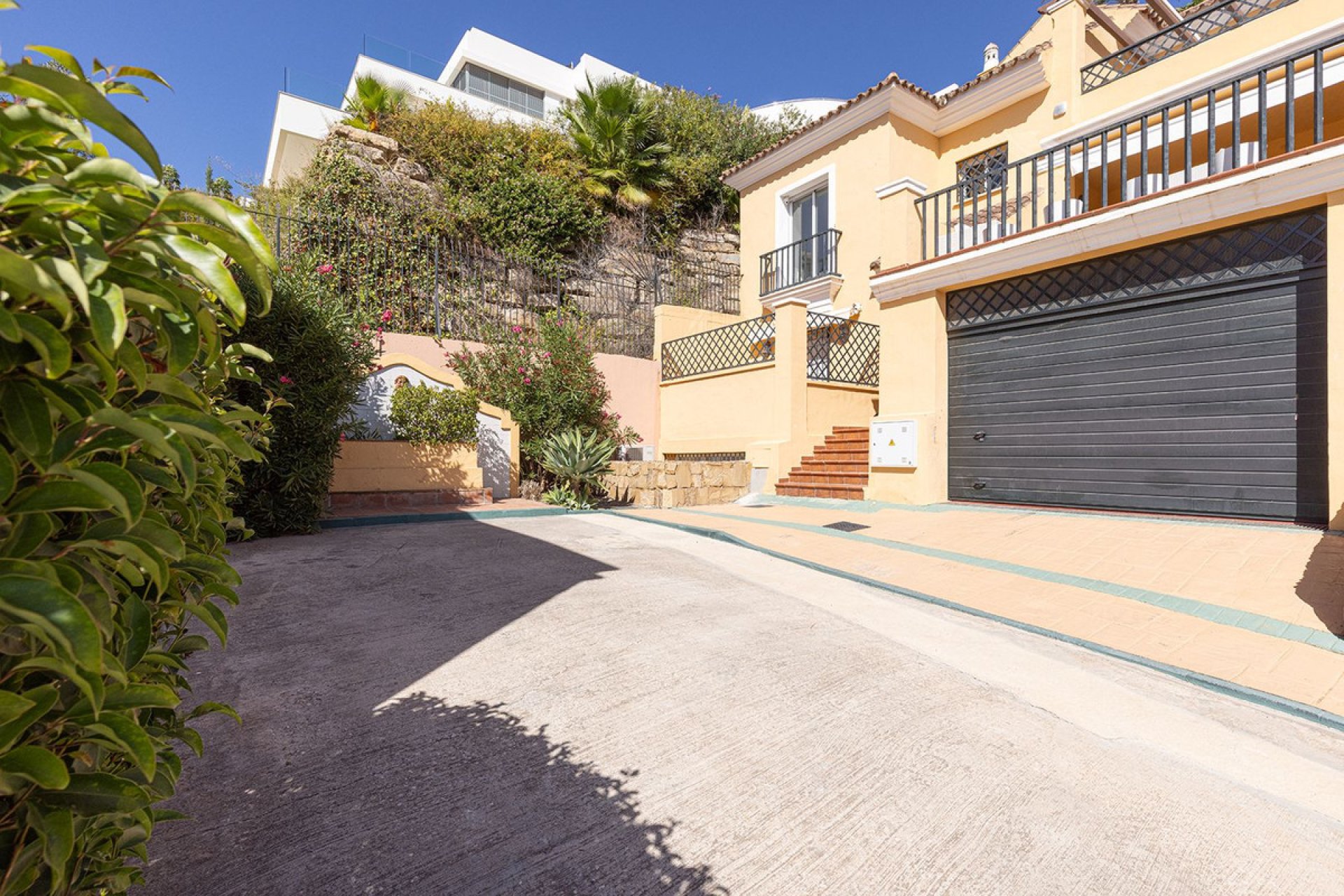 Resale - House - Semi-Detached House - Marbella - Las Brisas