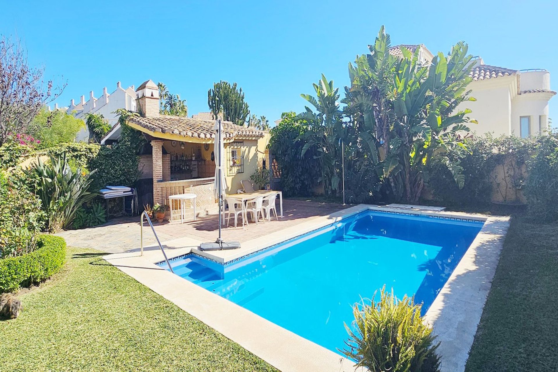 Resale - House - Semi-Detached House - Marbella - Marbella Centro