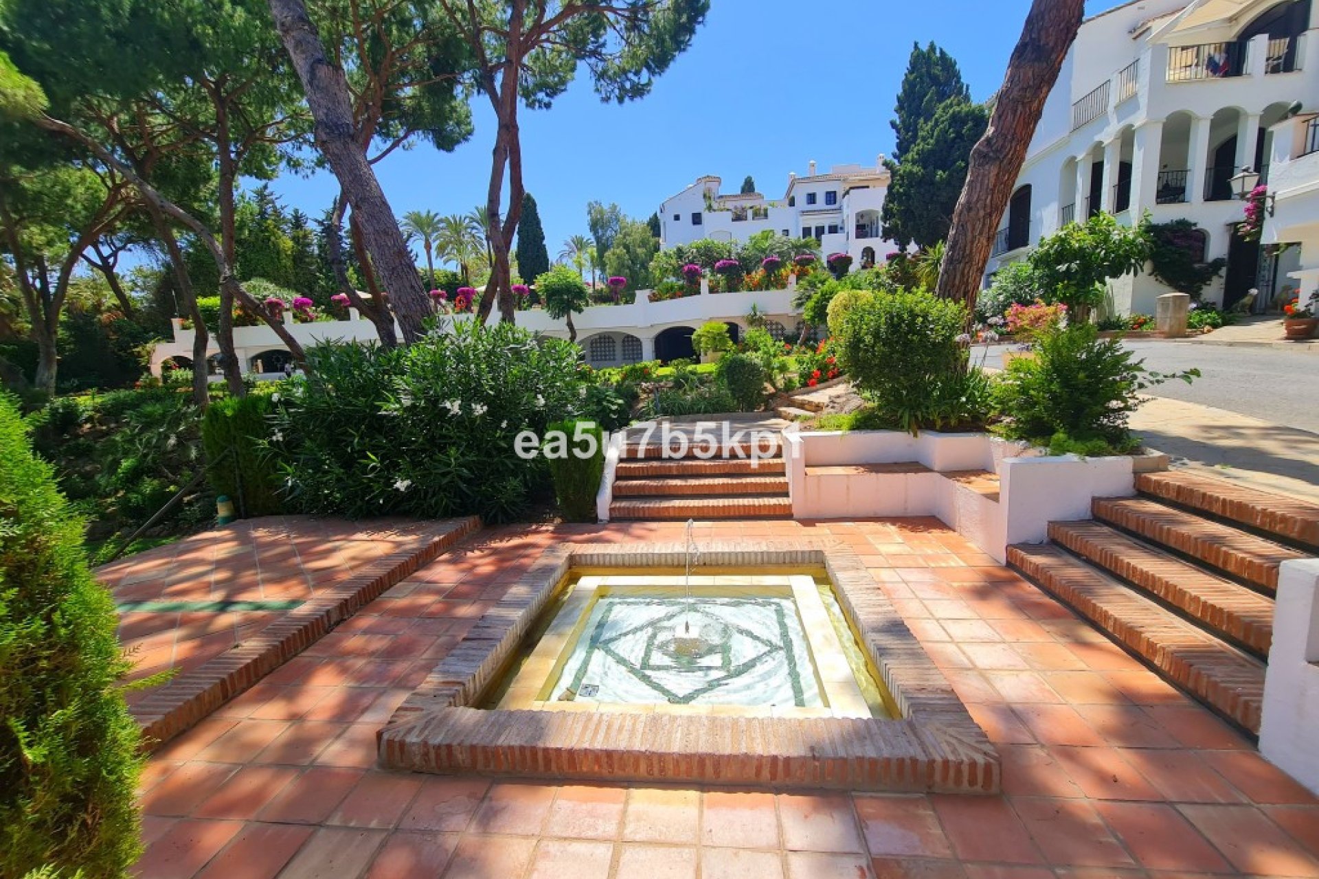 Resale - House - Semi-Detached House - Marbella - Marbella Centro