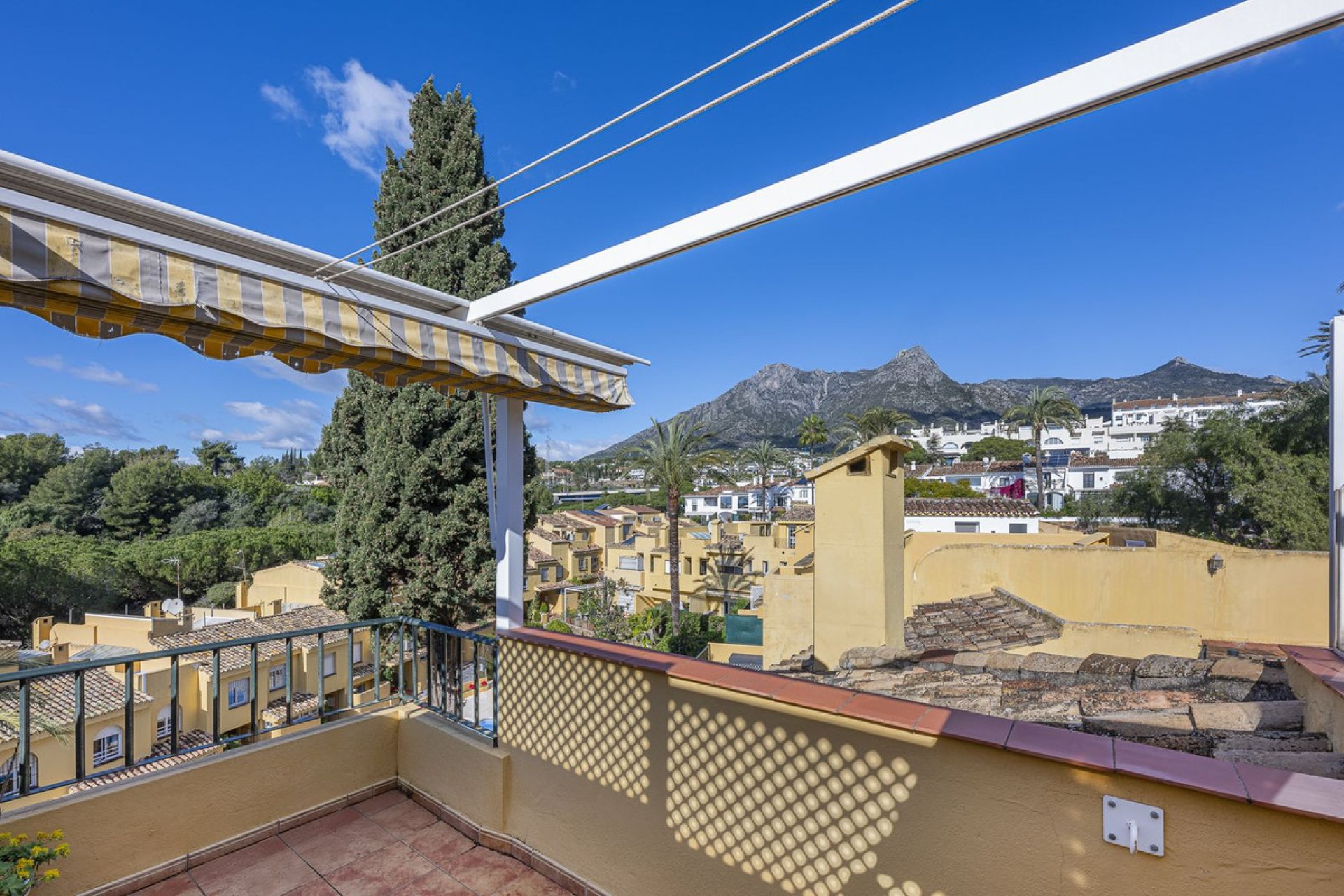 Resale - House - Semi-Detached House - Marbella - Marbella Centro