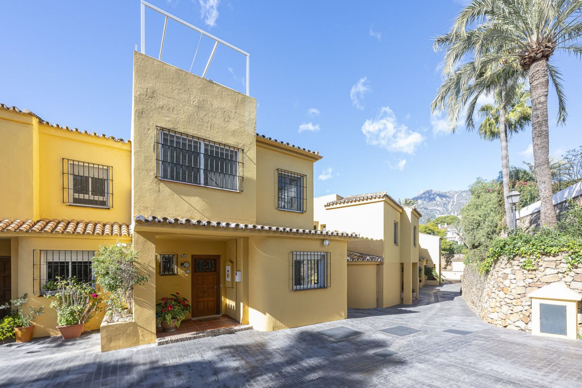 Resale - House - Semi-Detached House - Marbella - Marbella Centro