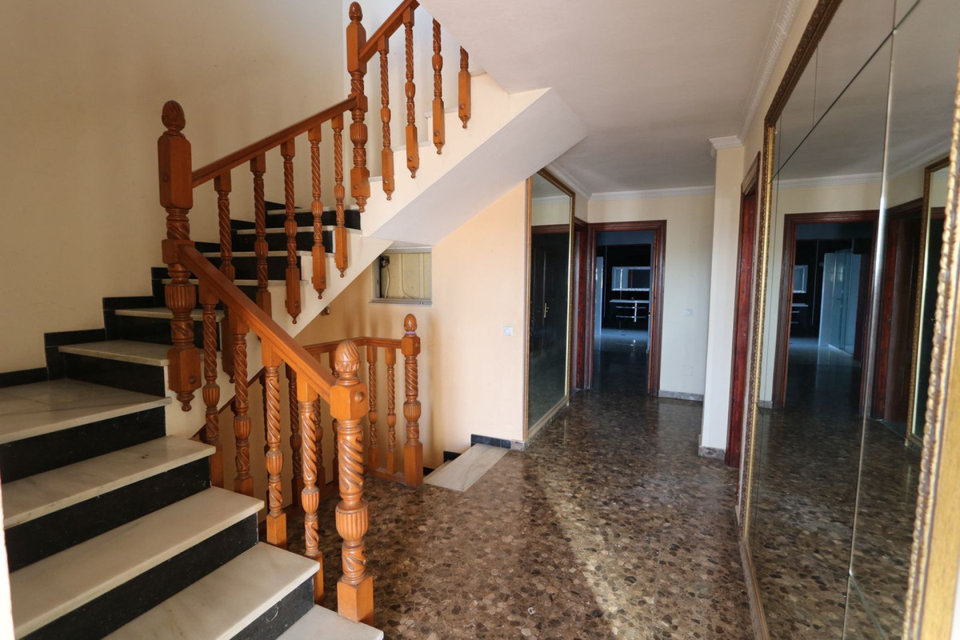 Resale - House - Semi-Detached House - Marbella - Marbella Centro