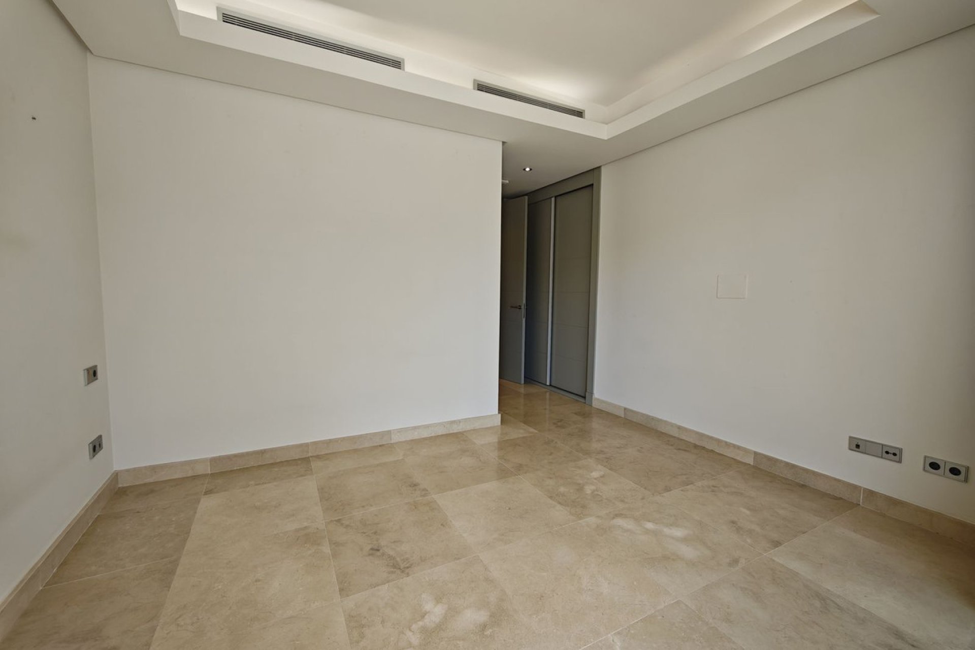 Resale - House - Semi-Detached House - Marbella - Marbella Centro