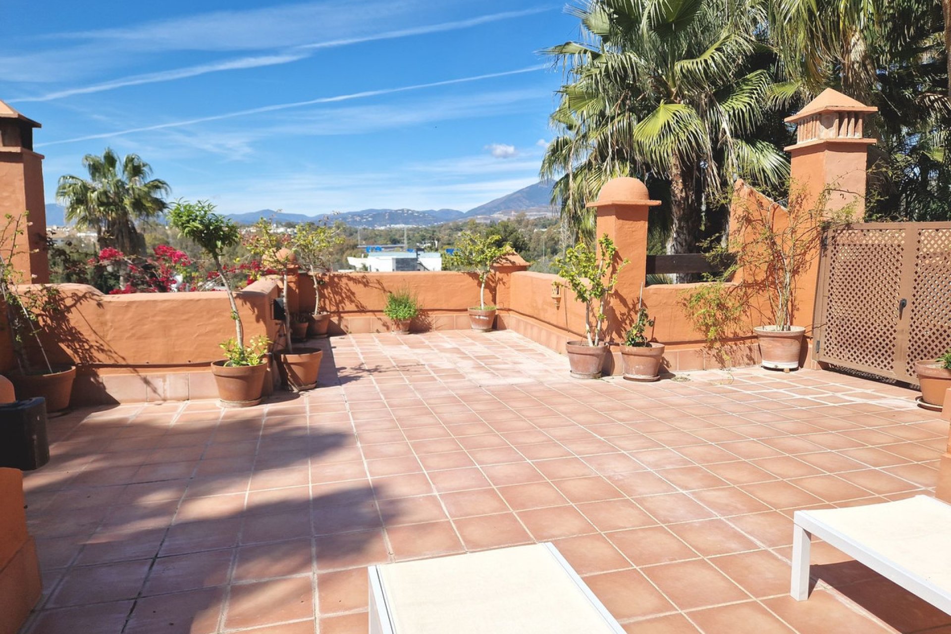 Resale - House - Semi-Detached House - Marbella - Nagüeles