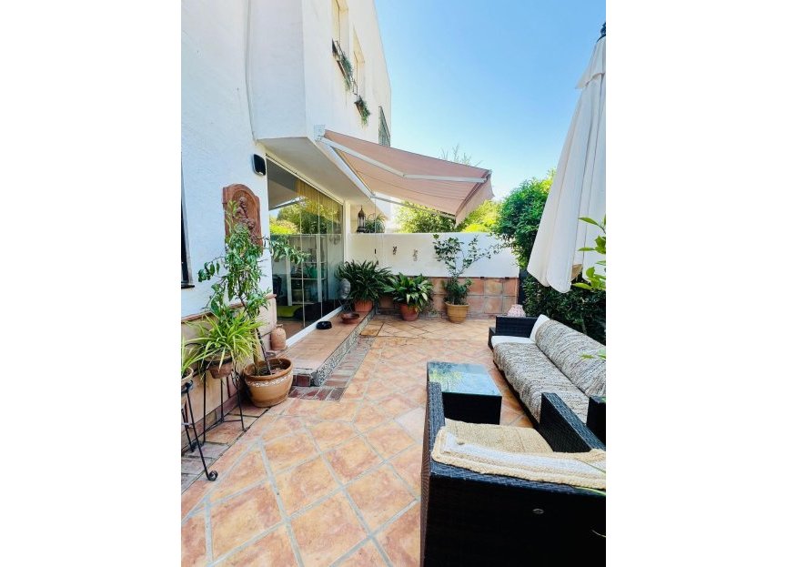 Resale - House - Semi-Detached House - Marbella - Nagüeles