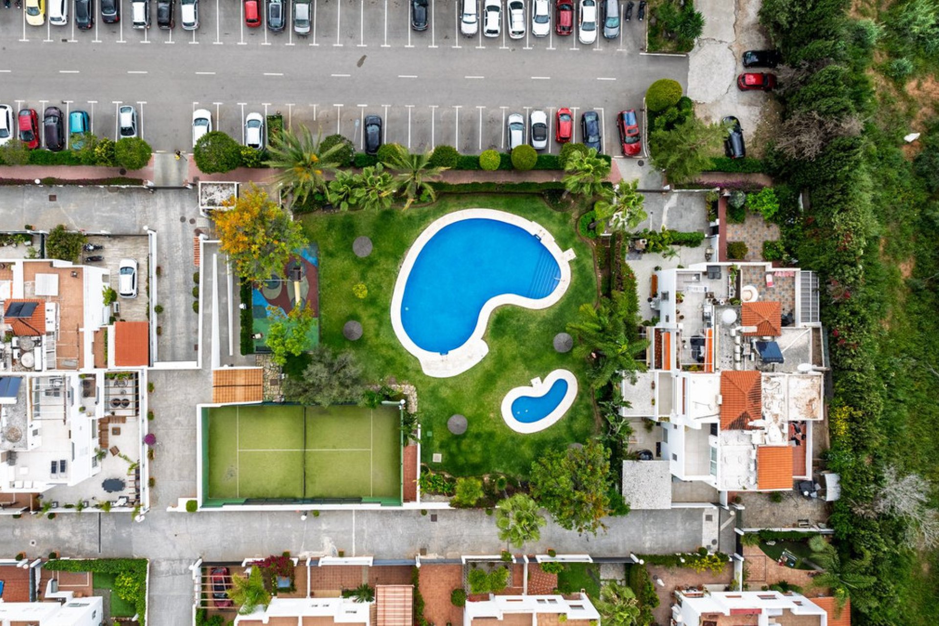 Resale - House - Semi-Detached House - Marbella - Nagüeles