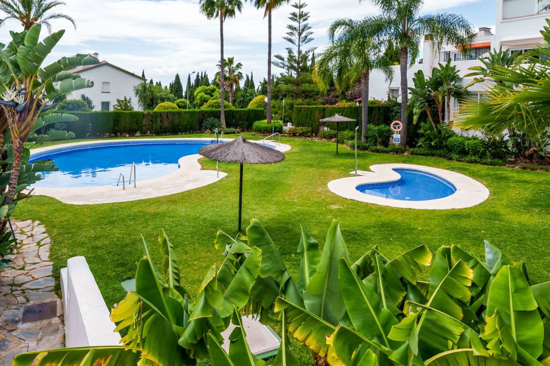 Resale - House - Semi-Detached House - Marbella - Nagüeles
