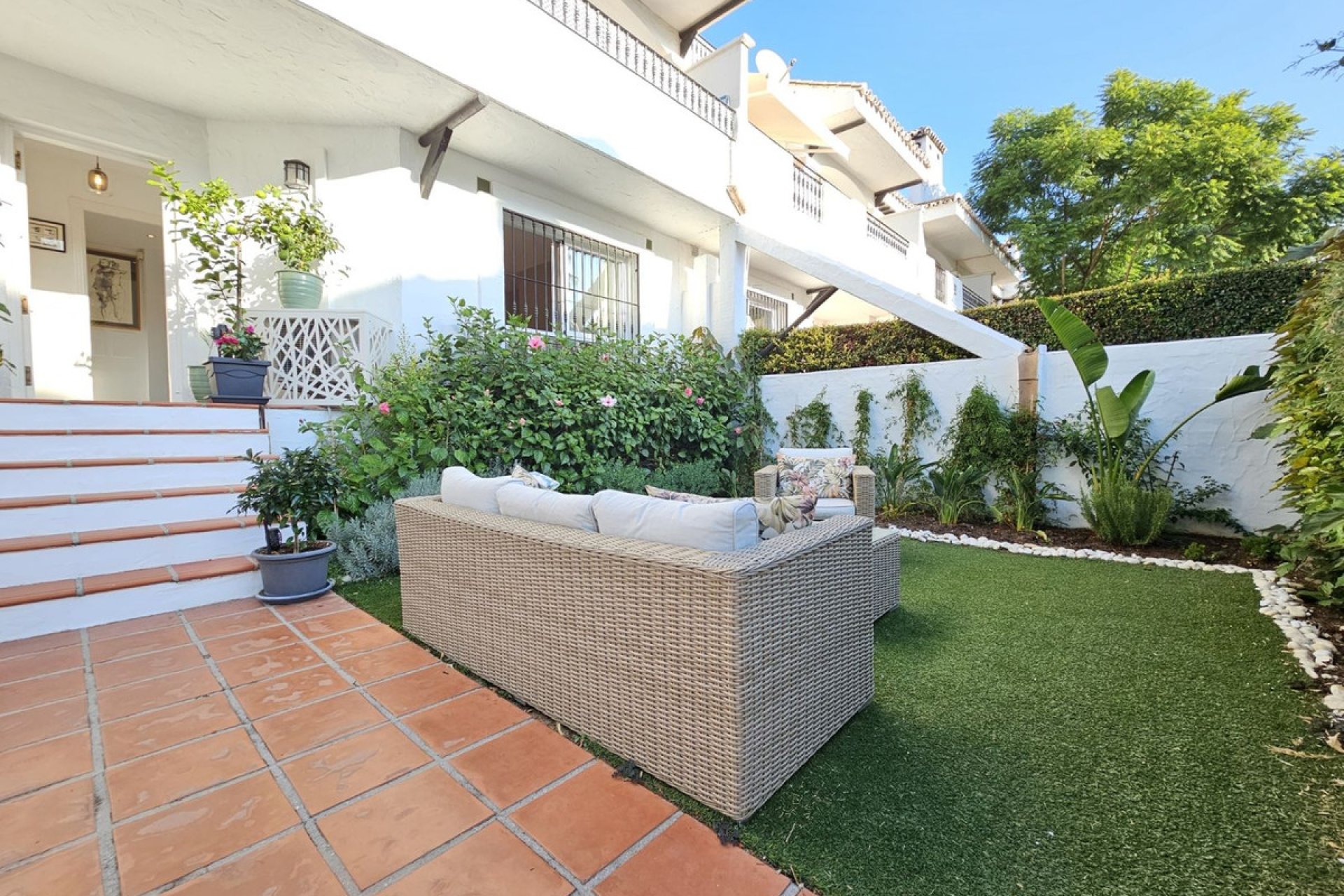 Resale - House - Semi-Detached House - Marbella - Nueva Andalucia