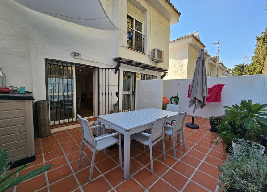 Resale - House - Semi-Detached House - Marbella - Nueva Andalucia