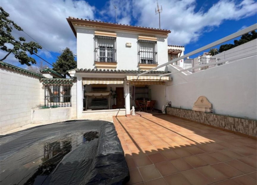 Resale - House - Semi-Detached House - Marbella - Nueva Andalucia