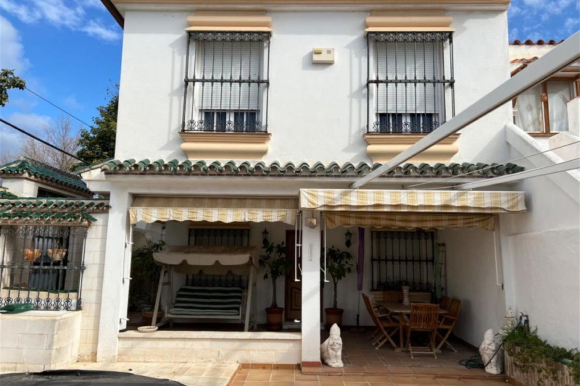 Resale - House - Semi-Detached House - Marbella - Nueva Andalucia