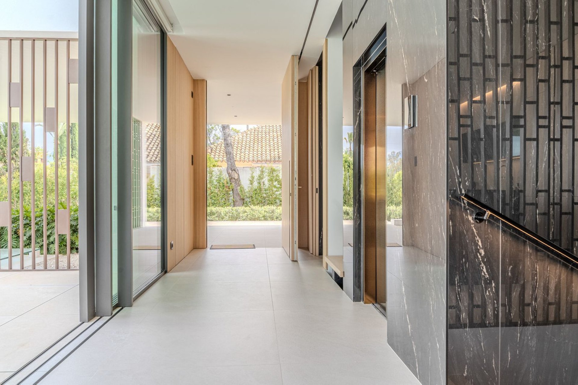 Resale - House - Semi-Detached House - Marbella - Nueva Andalucia