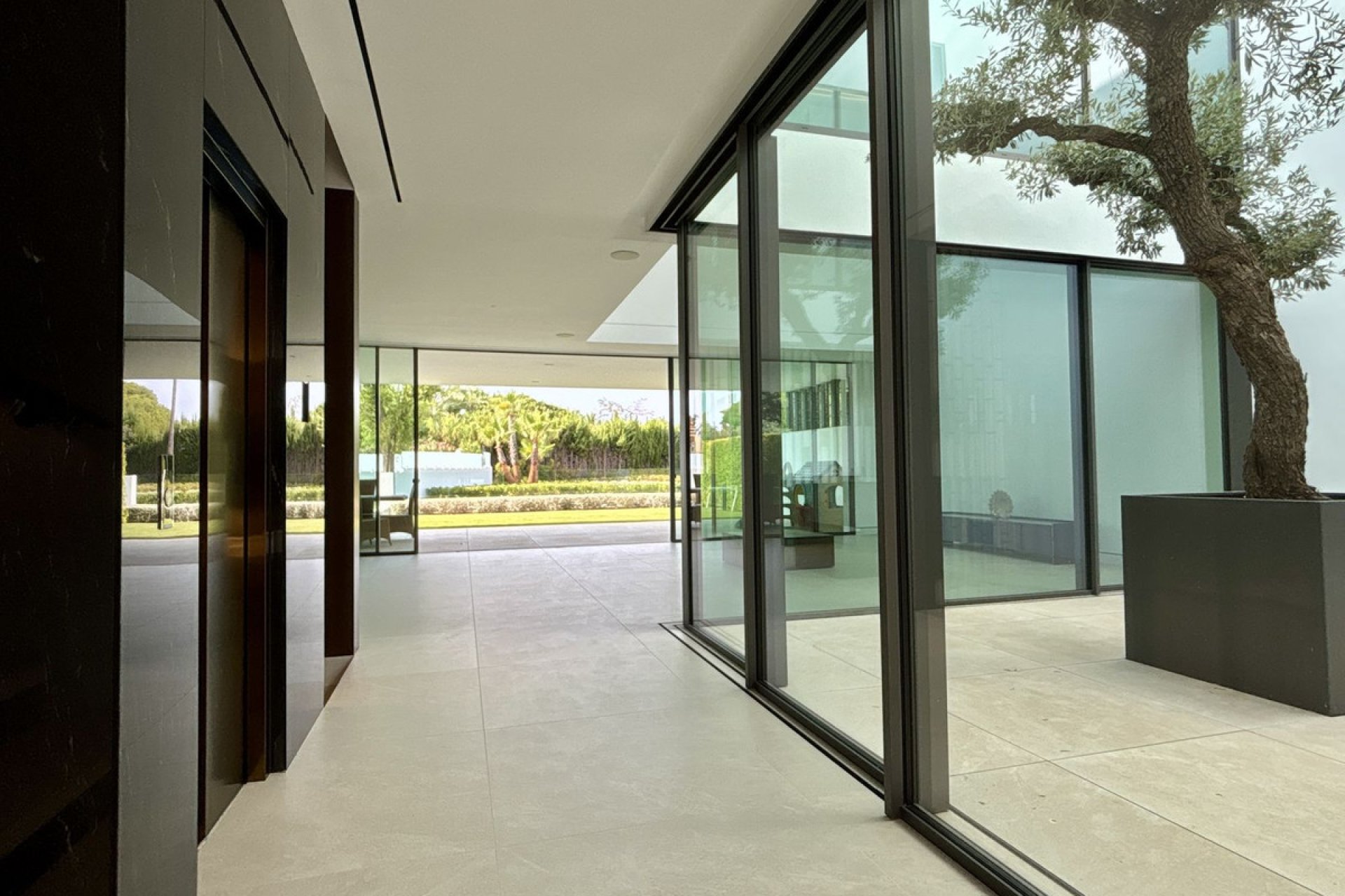 Resale - House - Semi-Detached House - Marbella - Nueva Andalucia